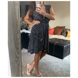 BCBG Black and White 𝒞𝓊𝓉𝑒 𝒟𝓇𝑒𝓈𝓈 /Small